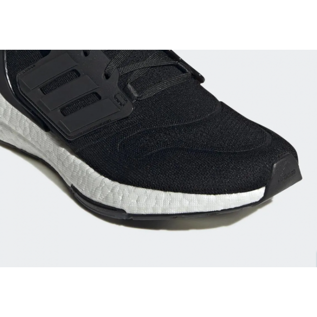 Беговые кроссовки Adidas ULTRABOOST 22 Женские черные GX5591