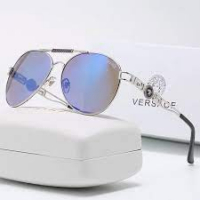 Солнцезащитные очки Versace