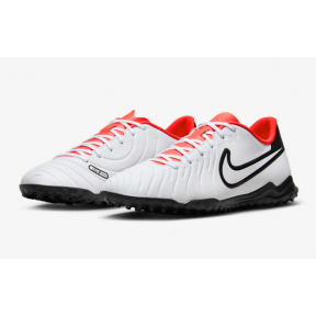 Белые футбольные бутсы Nike