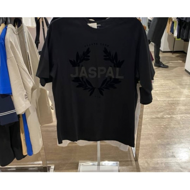 Черная футболка JASPAL