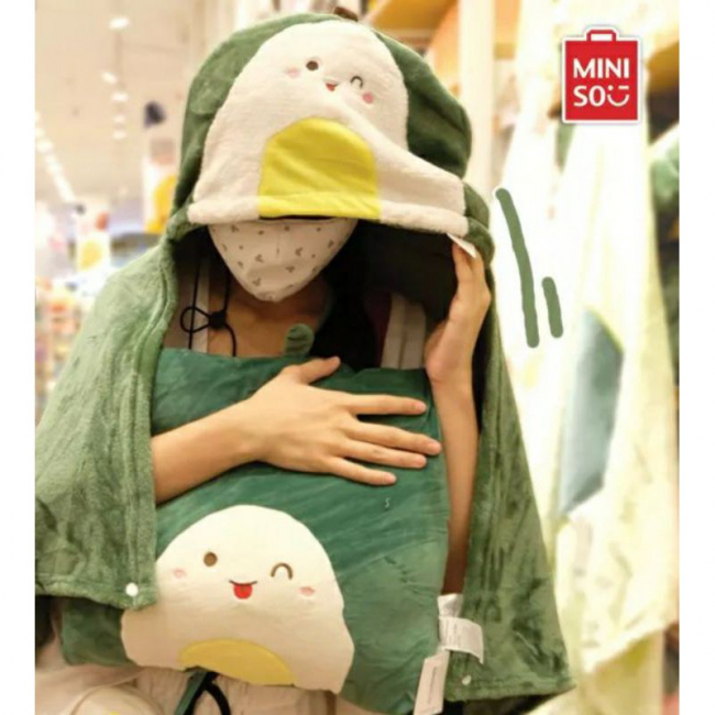 Одеяло-шаль MINISO с шапкой