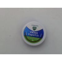 Мазь Vicks VapoRub помогает облегчить заложенность носа.