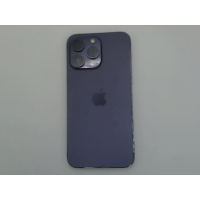 Мобильный телефон iPhone 14 Pro Max с чехлом