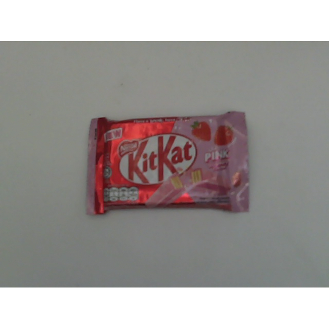 Вафли KitKat с клубникой