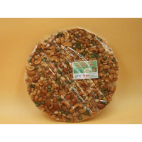Конфеты из кешью, смешанные с семенами тыквы и кунжутом