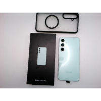 Телефон Samsung S24 с рамкой