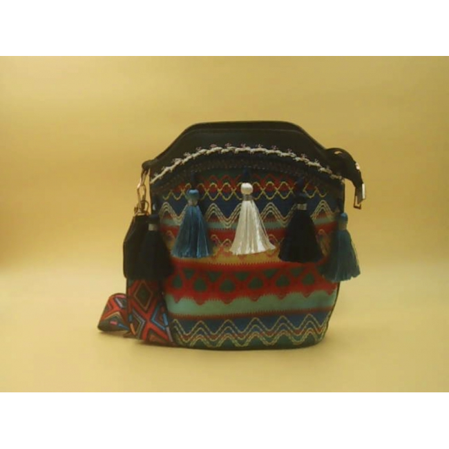 Вышитая сумка с завязками