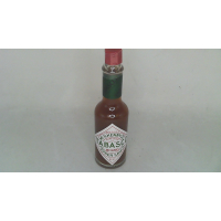 Острый соус марки Tabasco.