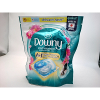 Стиральный порошок Downy Gel Ball Plus.
