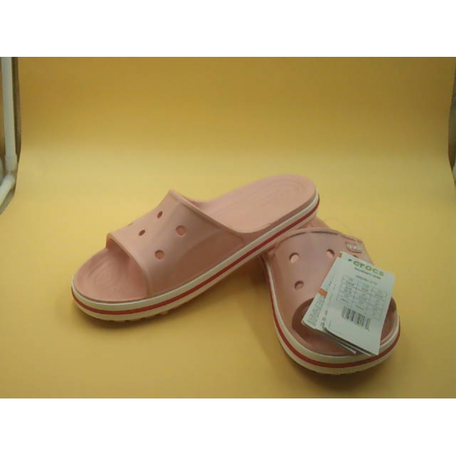Сандалии Crocs Bayaband Slide розового цвета с наклейками.