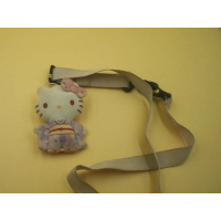 Брелок в виде плюшевого мишки Hello Kitty в кимоно, от бренда Sanrio.