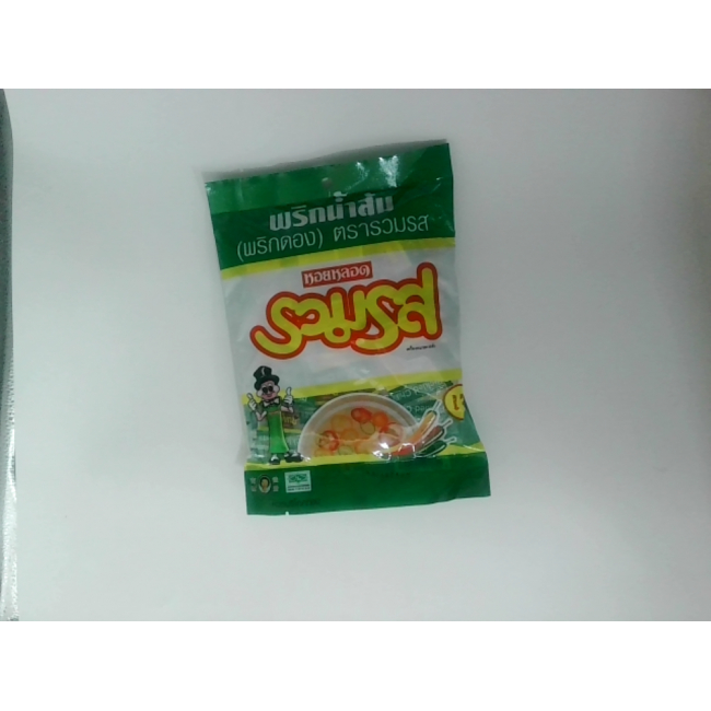 упаковка тайских маринованных перцев чили в уксусе (Prik Nam Som) от бренда Hoilord Ruamros