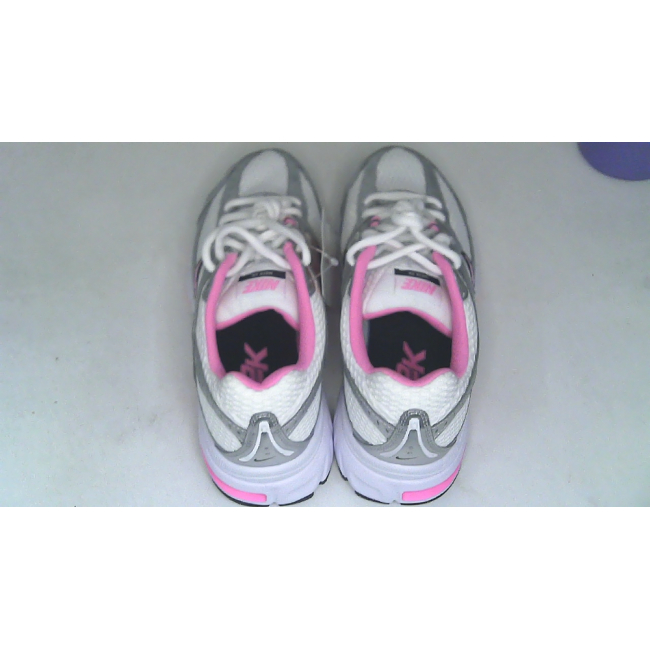 Кроссовки Nike, серые и розовые.