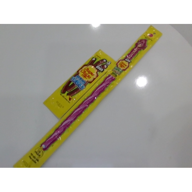 В этот набор входят две конфеты Chupa Chups: одна жевательная конфета со вкусом ванили и длинной, витой начинкой, а другая — со вкусом колы и начинкой.