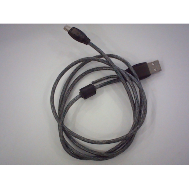 Соединительный кабель имеет один штекер USB-A и один штекер mini USB.