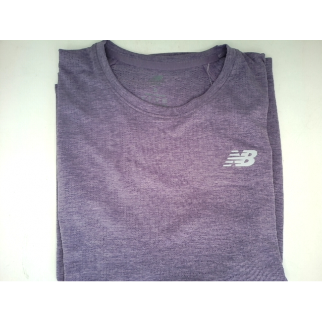 Женская футболка New Balance