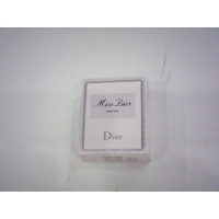 Парфюм Dior Miss Dior, упакованный в белую коробку с заметной серой этикеткой.