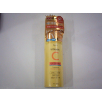 Солнцезащитный спрей Ajuste UV Spray с витамином С, обладающий высоким SPF 50+ PA++++, обеспечивает надежную защиту от солнца.