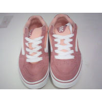 Кроссовки Vans Knu Skool или Caldrone из розовой замши.