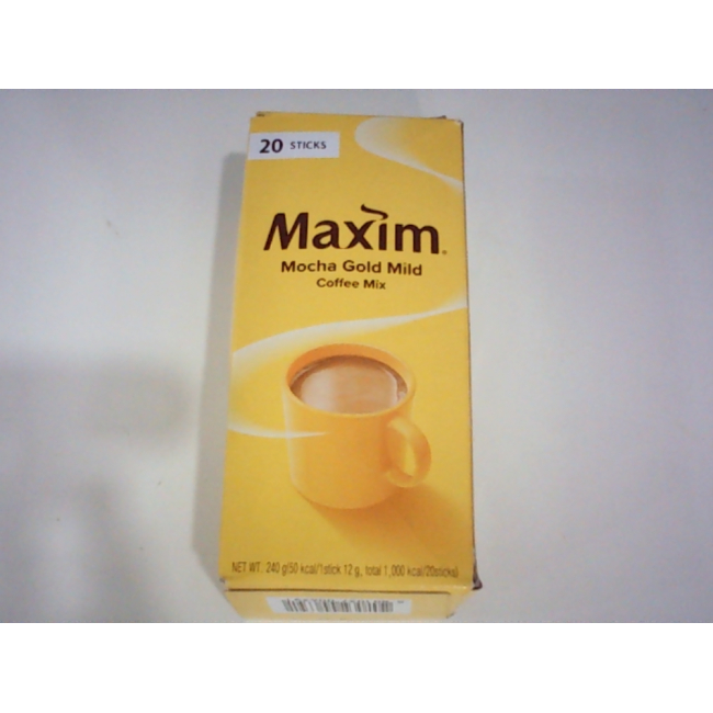 Коробка смеси для приготовления мягкого кофе Maxim Mocha Gold из Кореи. В упаковке 20 отдельных пакетиков растворимого кофе. Это популярный бренд, известный своим мягким кофейным вкусом с нотками мокко. Общий вес коробки составляет приблизительно 240 грам
