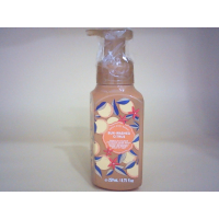 Пенящееся мыло для рук Bath & Body Works Sun-Washed Crus с ароматом лимона и мандариновой цедры.