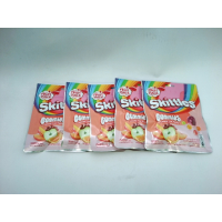 Разноцветные жевательные конфеты Skittles с фруктовым вкусом, упаковка из 5 штук.