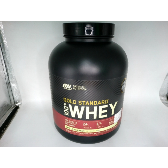 Протеиновая добавка на основе сывороточного белка от бренда Optimum Nutrition.