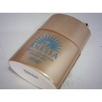 Солнцезащитное молочко для ухода за кожей Anessa Perfect UV в оригинальном золотом флаконе. SPF50+ PA++++