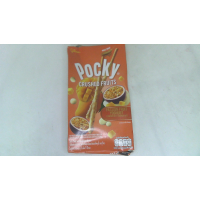 Pocky Crush Flute со вкусом йогурта с маракуйей и кусочками манго.