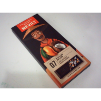 Шоколадная плитка Mr Viet Dark Chocolate Bar: темный шоколад со вкусом манго и кокоса.