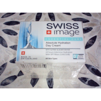 Дневной крем Swiss Image Absolute Hydration (50 мл) — легкий увлажняющий крем для лица, созданный на основе альпийской ледниковой воды и натуральных экстрактов, подходит для всех типов кожи.