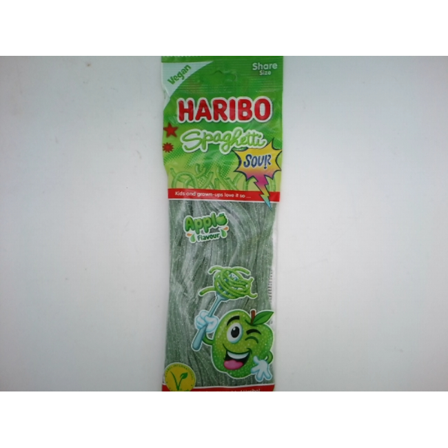 Жевательные конфеты Haribo с фруктовым вкусом.