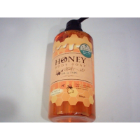 Флакон увлажняющего геля для душа Daiichi Sekken Honey Body Soap (масляного типа) 500 мл, японское средство для мытья тела.