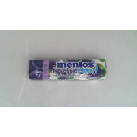 Жевательные конфеты Mentos со вкусом винограда.